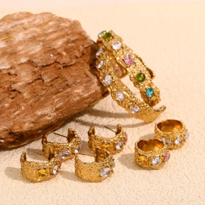 Elegant vintage style zircon gold-plated jewelry set.